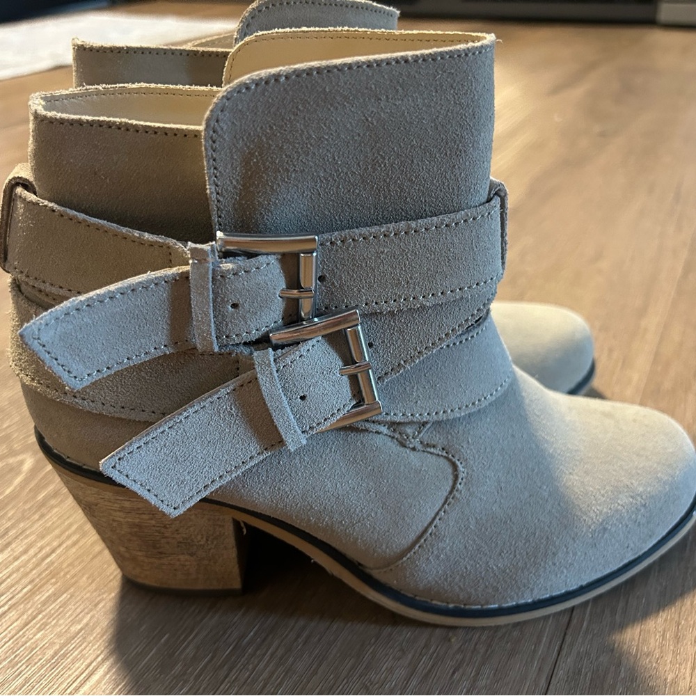 Sterling River Boots Tan Ankle Booties